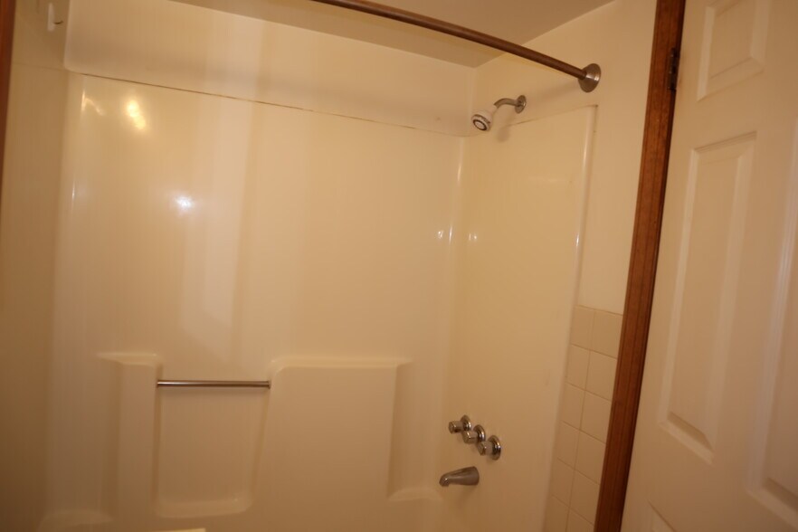 Building Photo - 442 3rd St