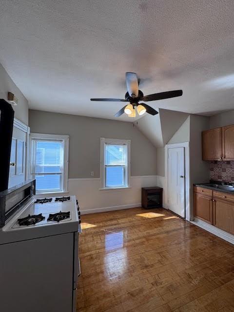 Building Photo - 52 Canton St