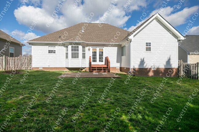 Building Photo - 1105 McDonough Cir