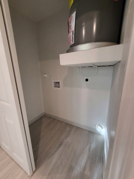 Building Photo - 2417 Castroville Rd