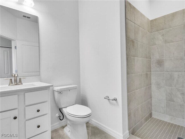 Building Photo - 4029 NW 37th Ave