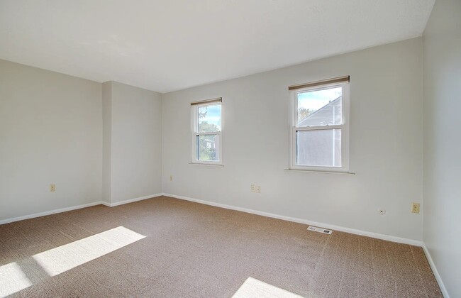 Building Photo - 150 Mosside Loop