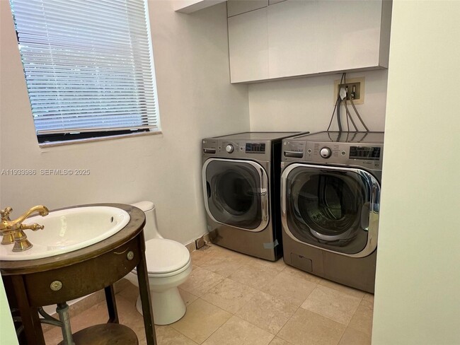 Building Photo - 4575 Post Ave