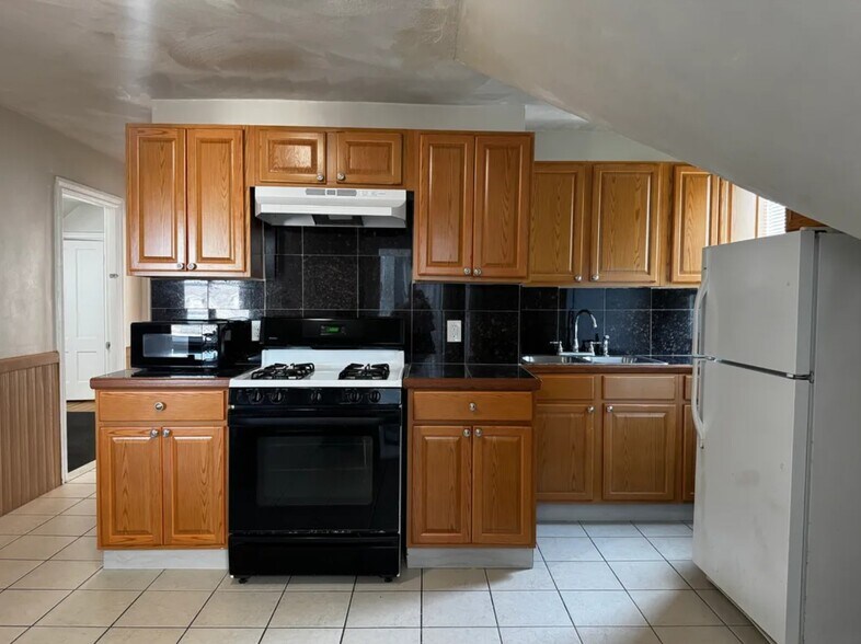 Building Photo - 148 De Pasquale Ave