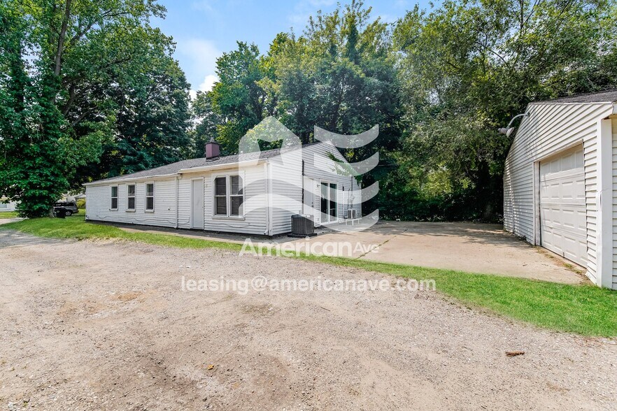 Building Photo - 925 Roosevelt St