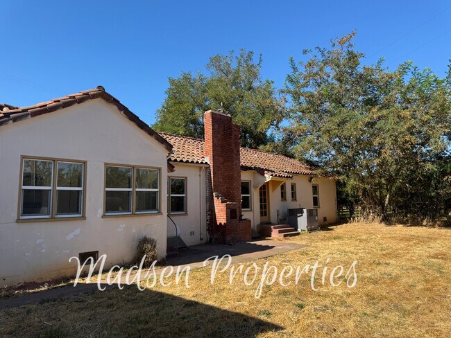 Building Photo - 3164 Burdick Rd