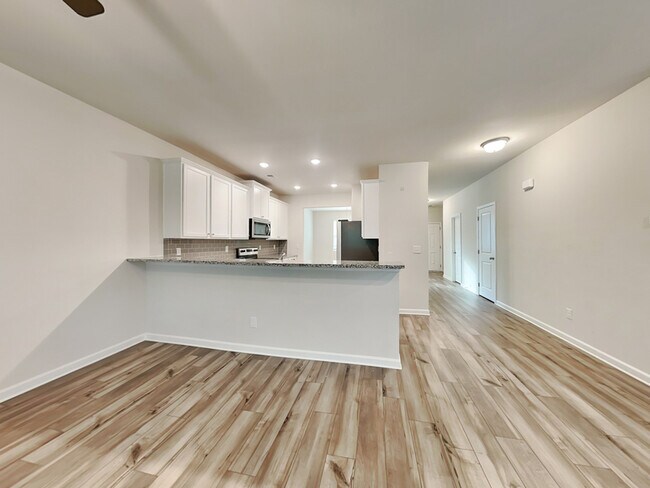 Building Photo - 2860 Saratoga Lake View