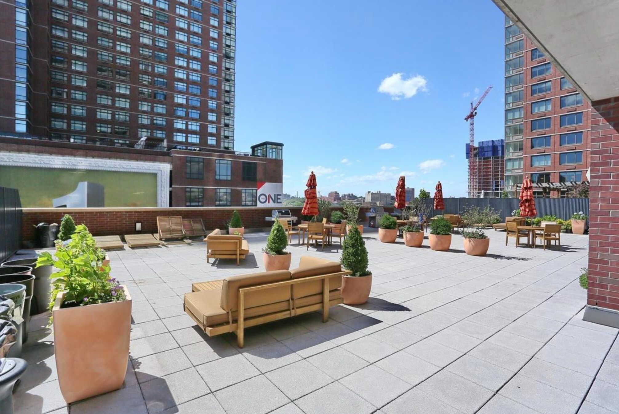 Building Photo - 389 Washington St