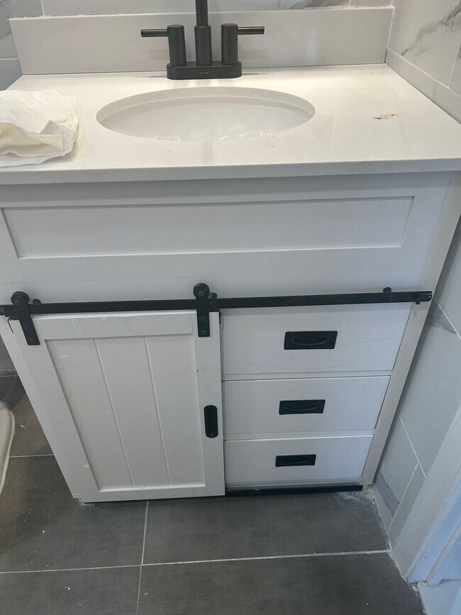 Building Photo - Beautiful  3Br 2Bat house for rent