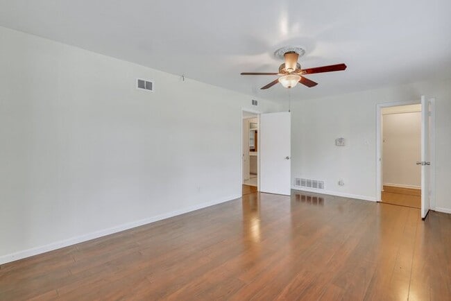 Building Photo - 12473 Northwood Rd