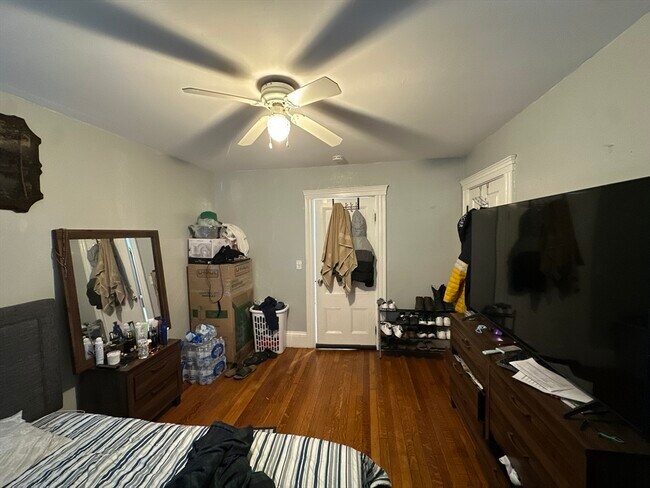 Building Photo - 154 Vine St