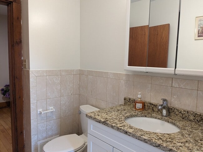 Building Photo - 59 Edson St