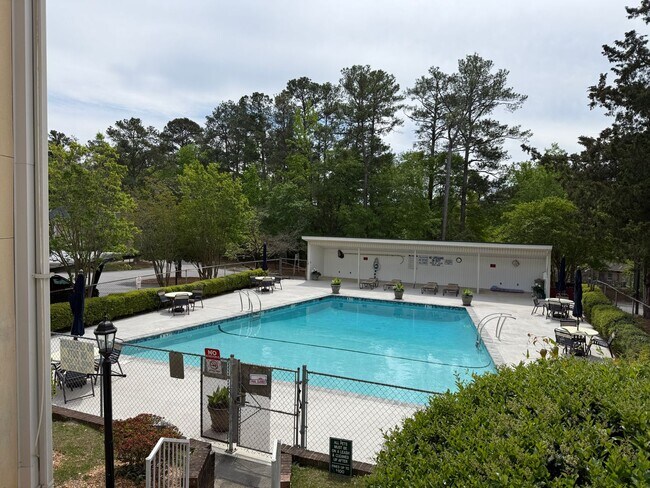 Building Photo - Forest Acres