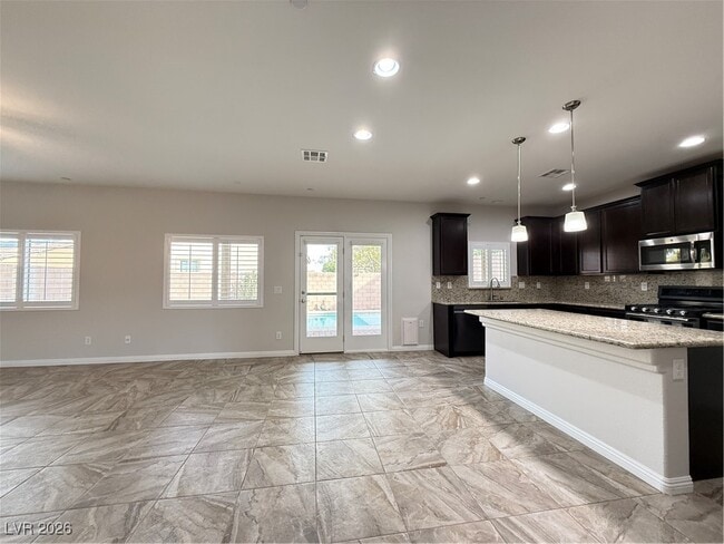 Building Photo - 132 Dunblane St