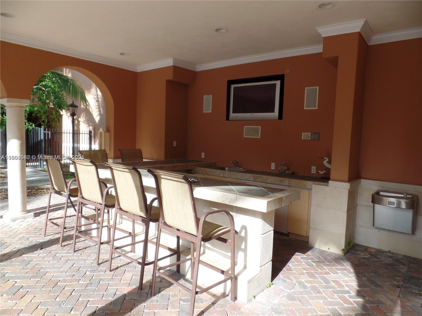 Building Photo - 6801 SW 44th St