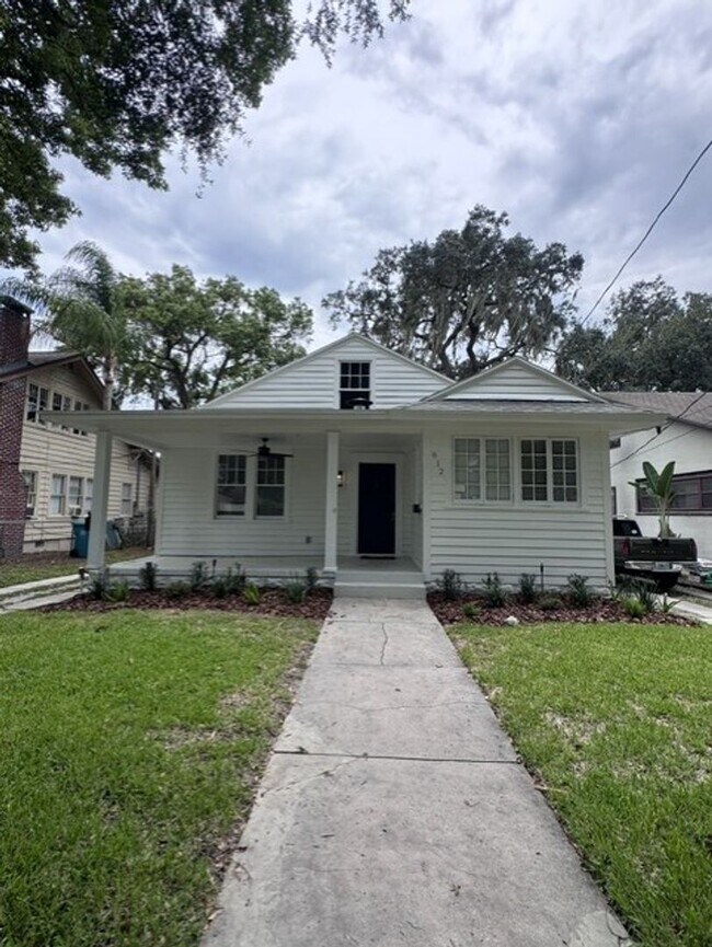 Building Photo - 3/2 single family home in Historic Eola Heights district!