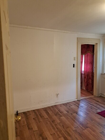 Building Photo - 1617 S Holt St