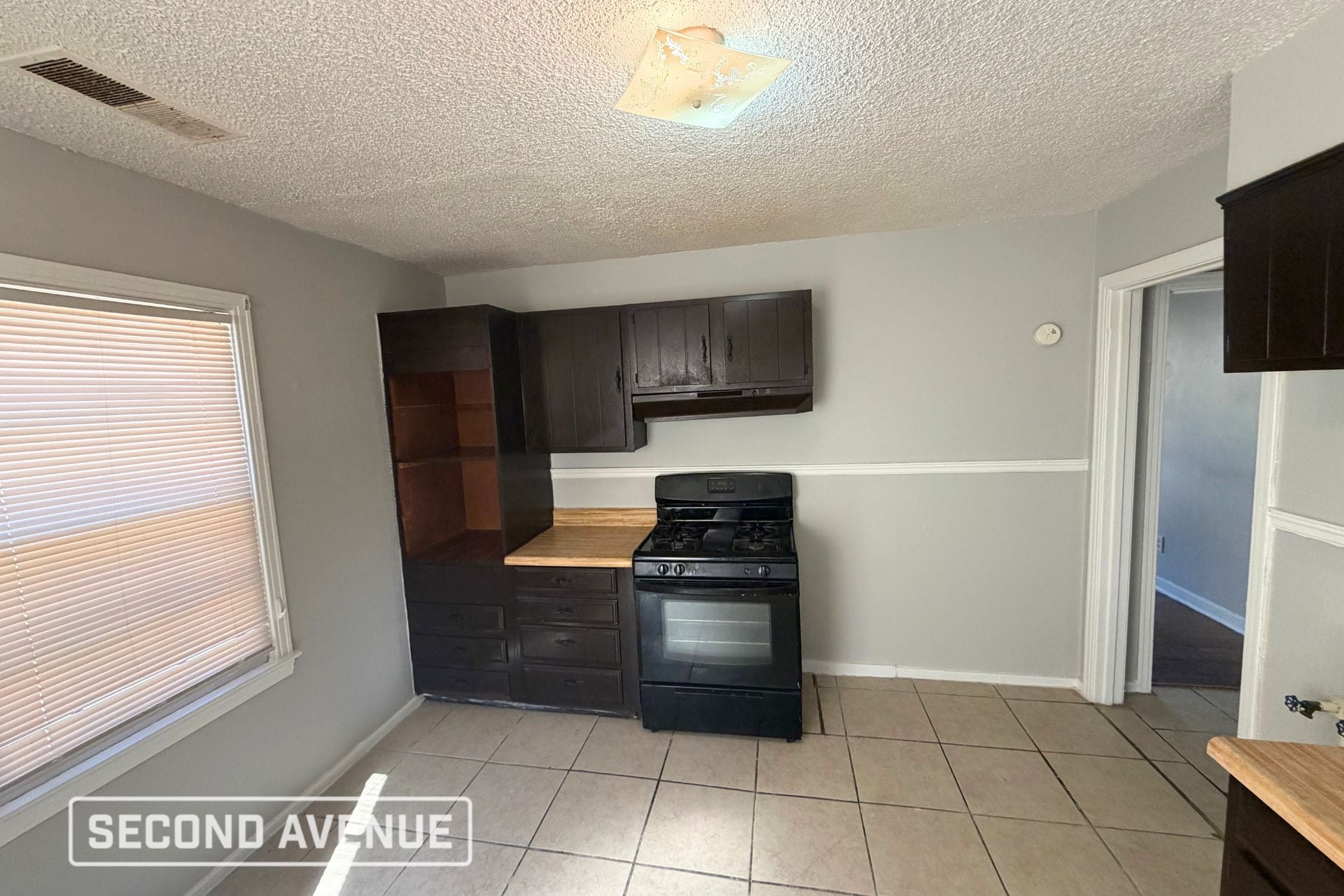 Building Photo - 2709 Henley Dr