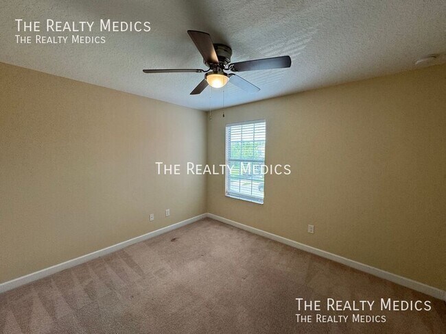 Building Photo - 2832 Adelaide Ct
