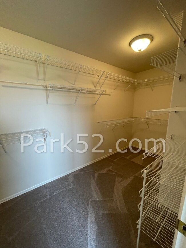 Building Photo - $500 Off 1st Full Month!  Browns Point NE ...