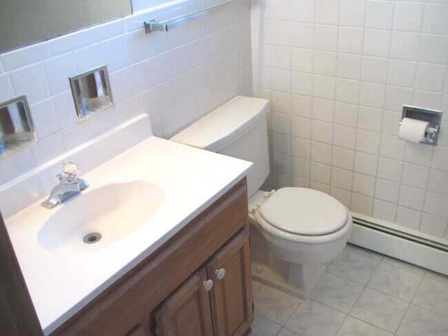 Building Photo - 33 N Clifton Ave