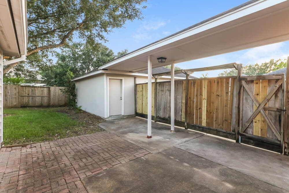 Building Photo - 1427 Waterside Village Drive