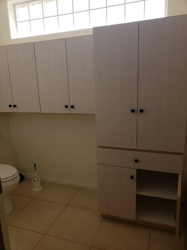 Building Photo - 288 W Diagonal #B  studio/1 Bath
