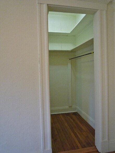 Building Photo - 2 Charlesgate W