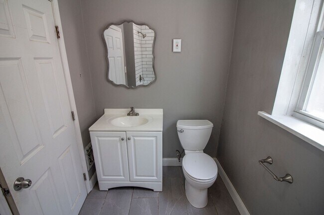 Building Photo - 3954 Potomac St