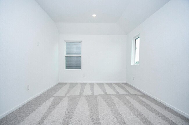 Building Photo - 6319 Seafoam Lake Dr