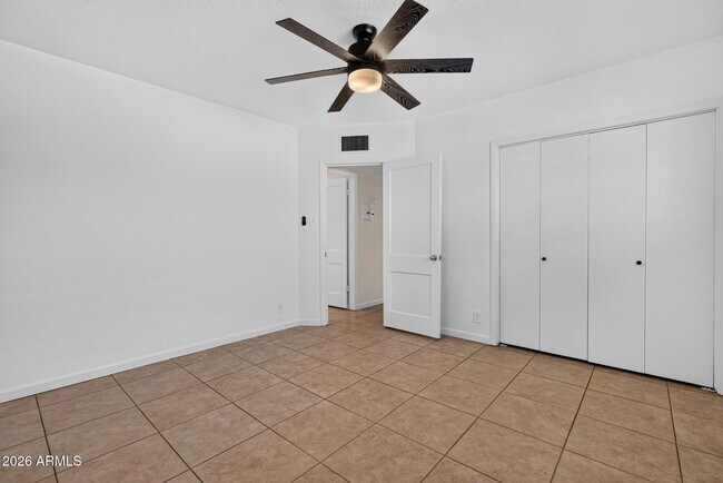 Building Photo - 1007 E Citrus Wy