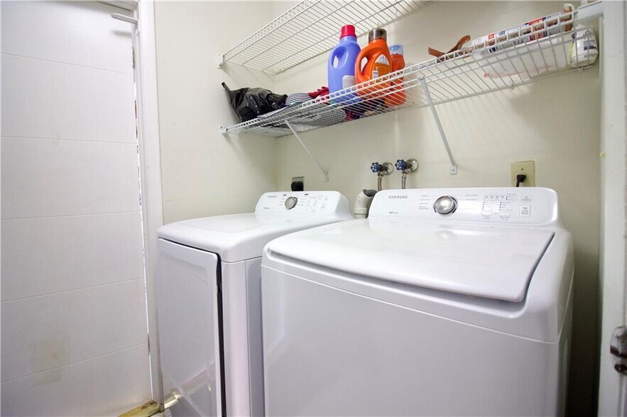 Building Photo - 8310 NW 54th Ct