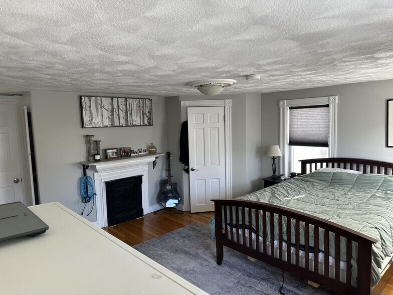 Building Photo - 123 Faneuil St