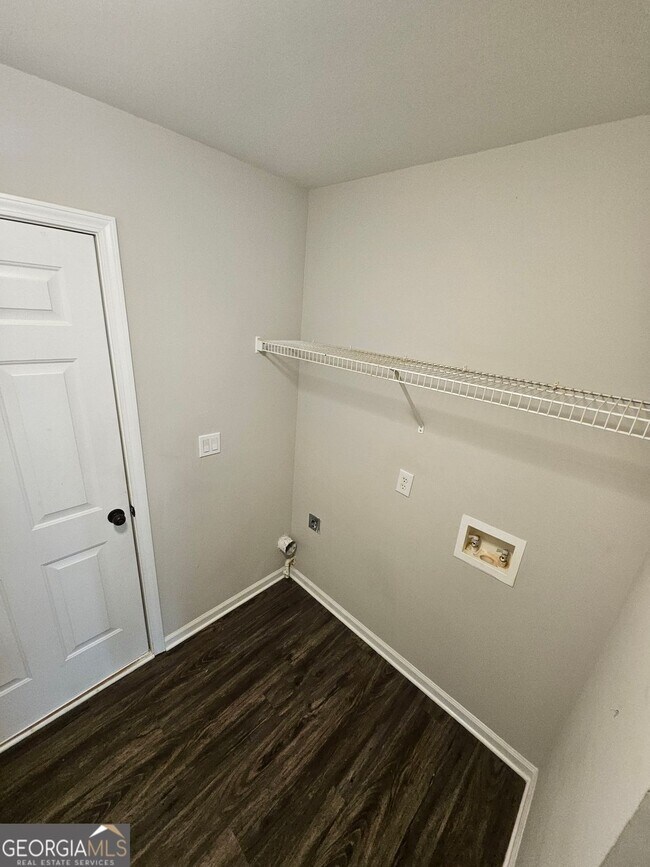 Building Photo - 844 Langley View Ct