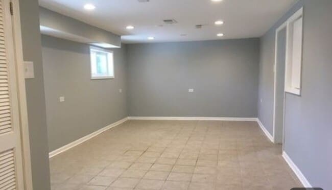 Building Photo - 7425 Lake St