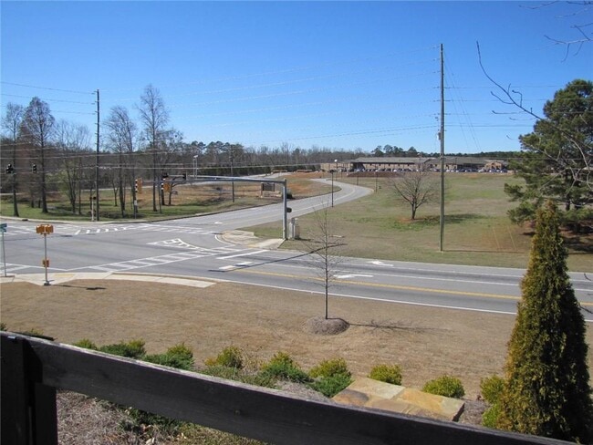 Building Photo - 462 Spring View Dr