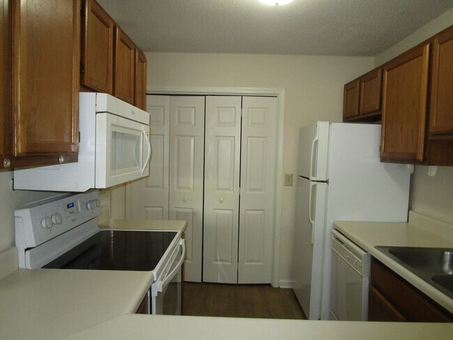 Building Photo - 615 Archdale Dr