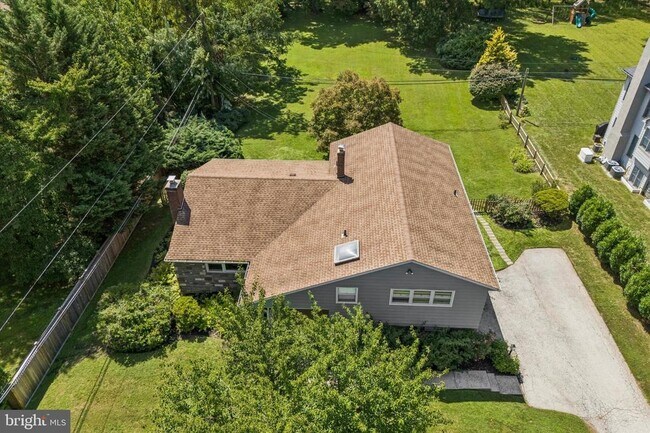 Building Photo - 1910 Stone Ridge Ln