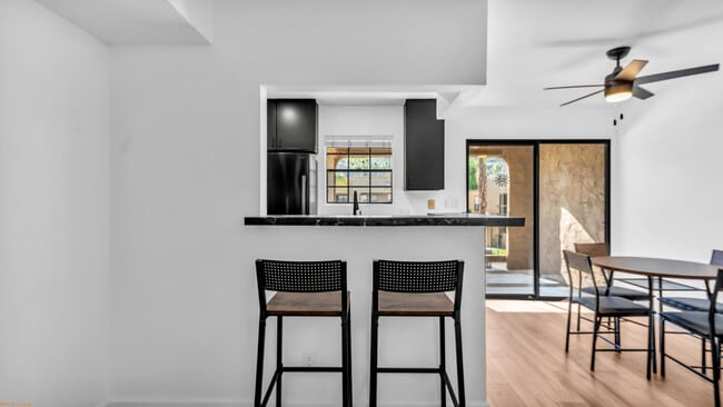 Building Photo - 5300 E Waverly Dr