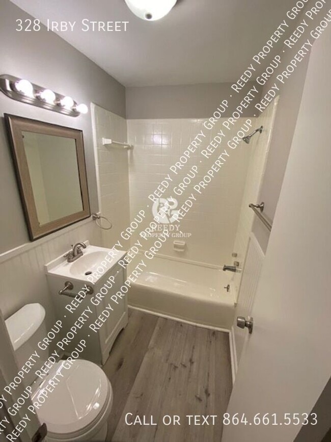 Building Photo - 328 Irby St