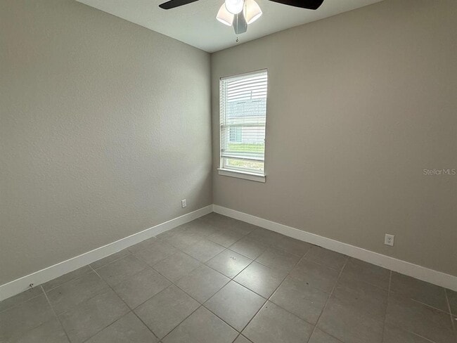 Building Photo - 105 Zinnia Ln