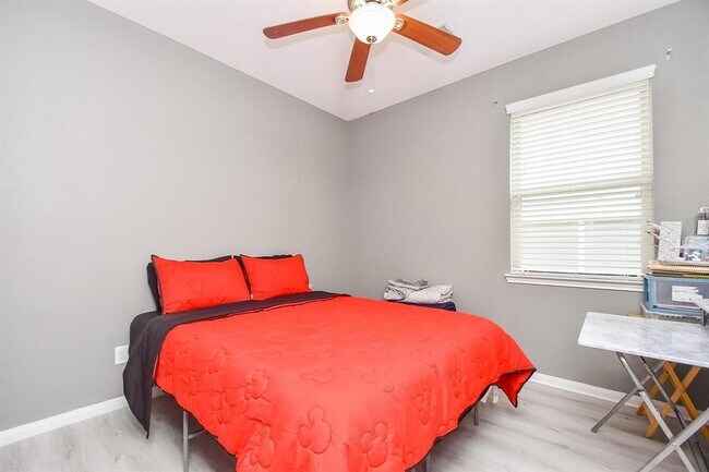 Building Photo - 16923 Iver Ironwood Trl