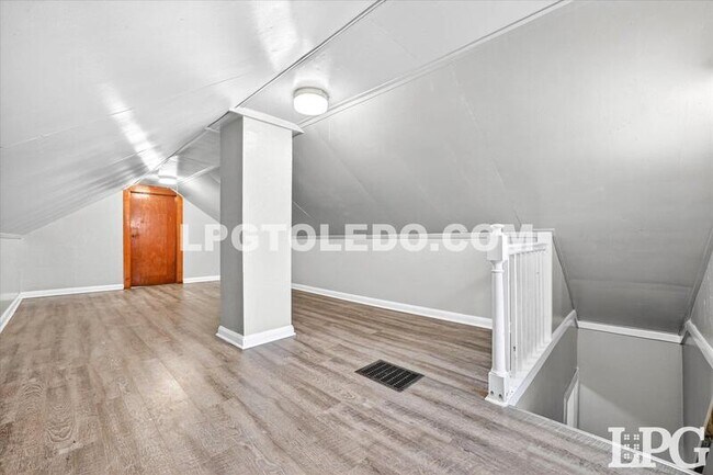 Building Photo - 128 Carbon St