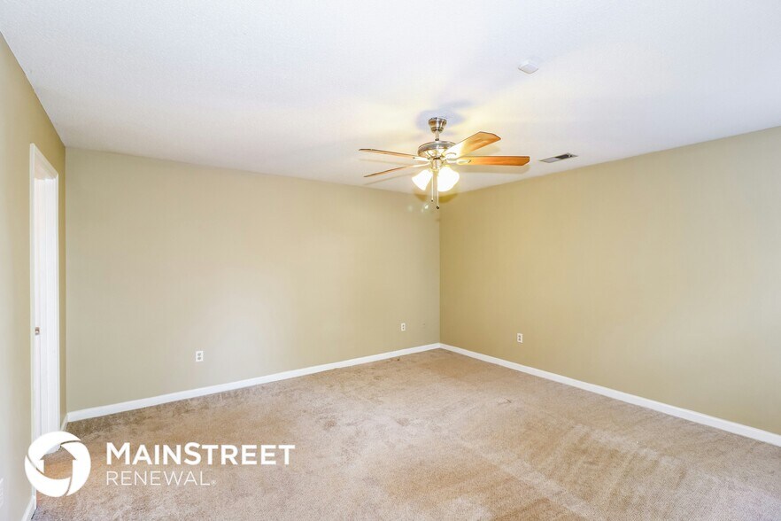 Building Photo - 1160 Hunter's Lake Dr