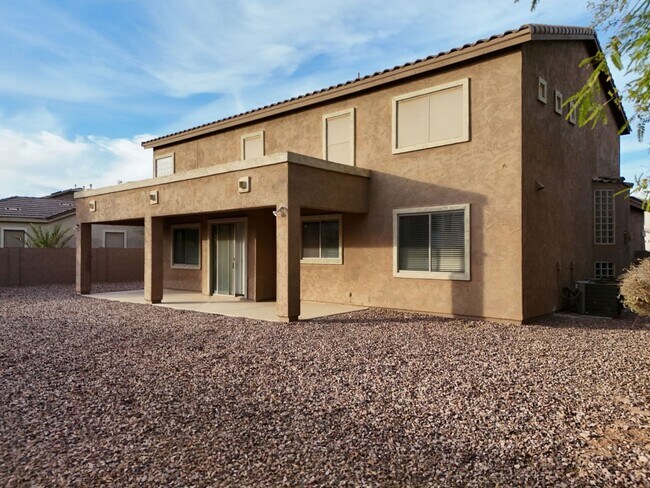 Building Photo - Carefree Hwy/27th Dr Gorgeous 6 Bedrooms/4 Bath 3695 Sq Ft Home