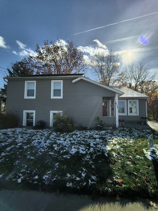 Building Photo - 428 Cross St