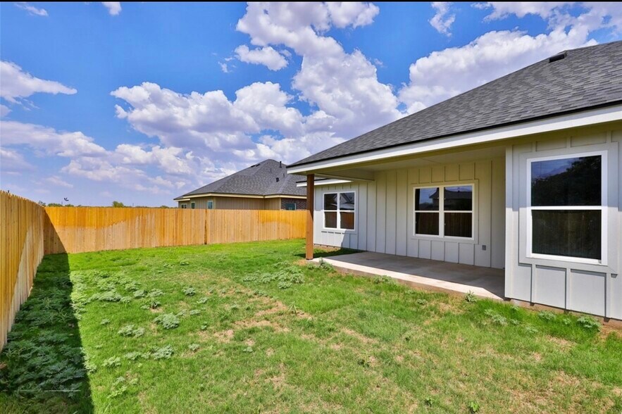 Building Photo - 3442 Pewter Ln
