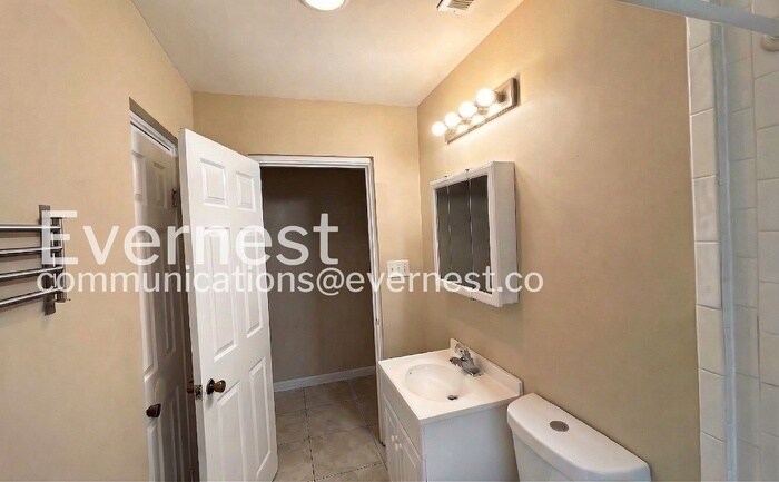 Building Photo - 1525 Kirby Ave