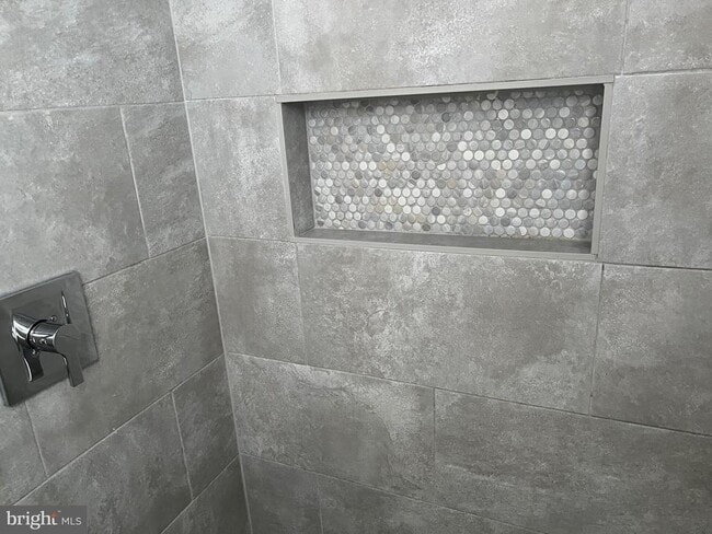 Building Photo - 136 Davis St