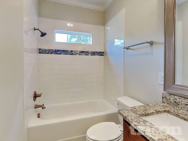 Building Photo - 210 Wildwood Loop